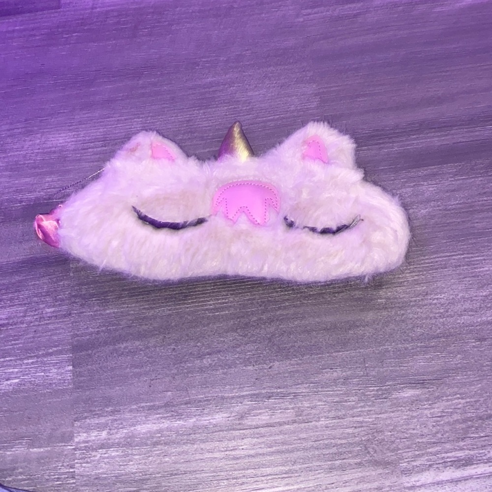 White unicorn fluffy sleeping mask